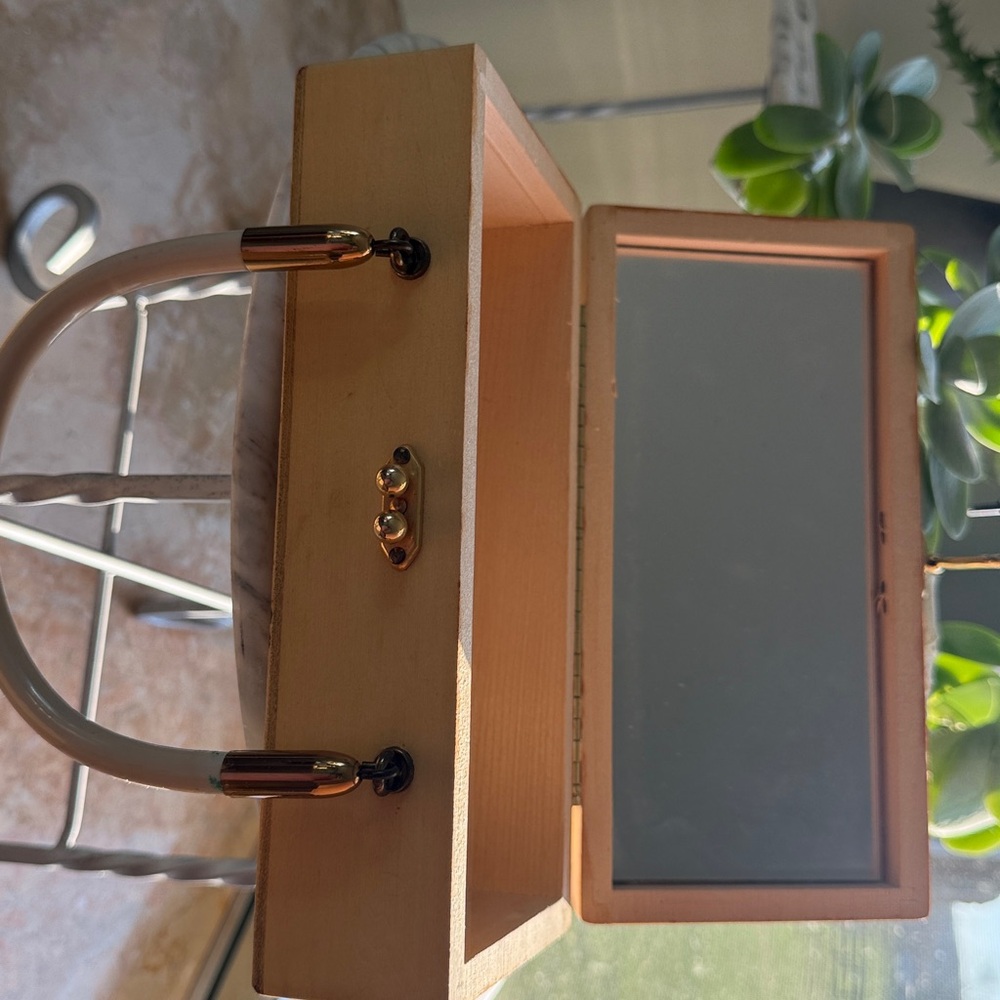 Enid Collins of Texas- MONEY TREE
Wooden Box Bag, VINTAGE 1960’s - Picture 9 of 11